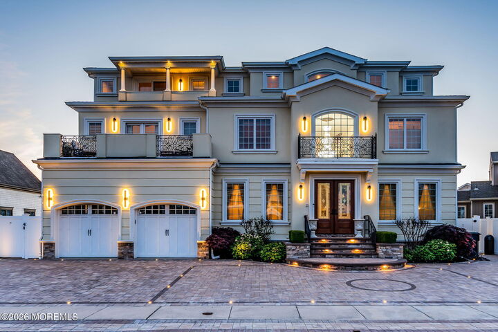 Property Photo:  32 Freeman Court  NJ 08753 