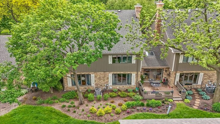 Property Photo:  65 Country Club Drive  IL 60108 