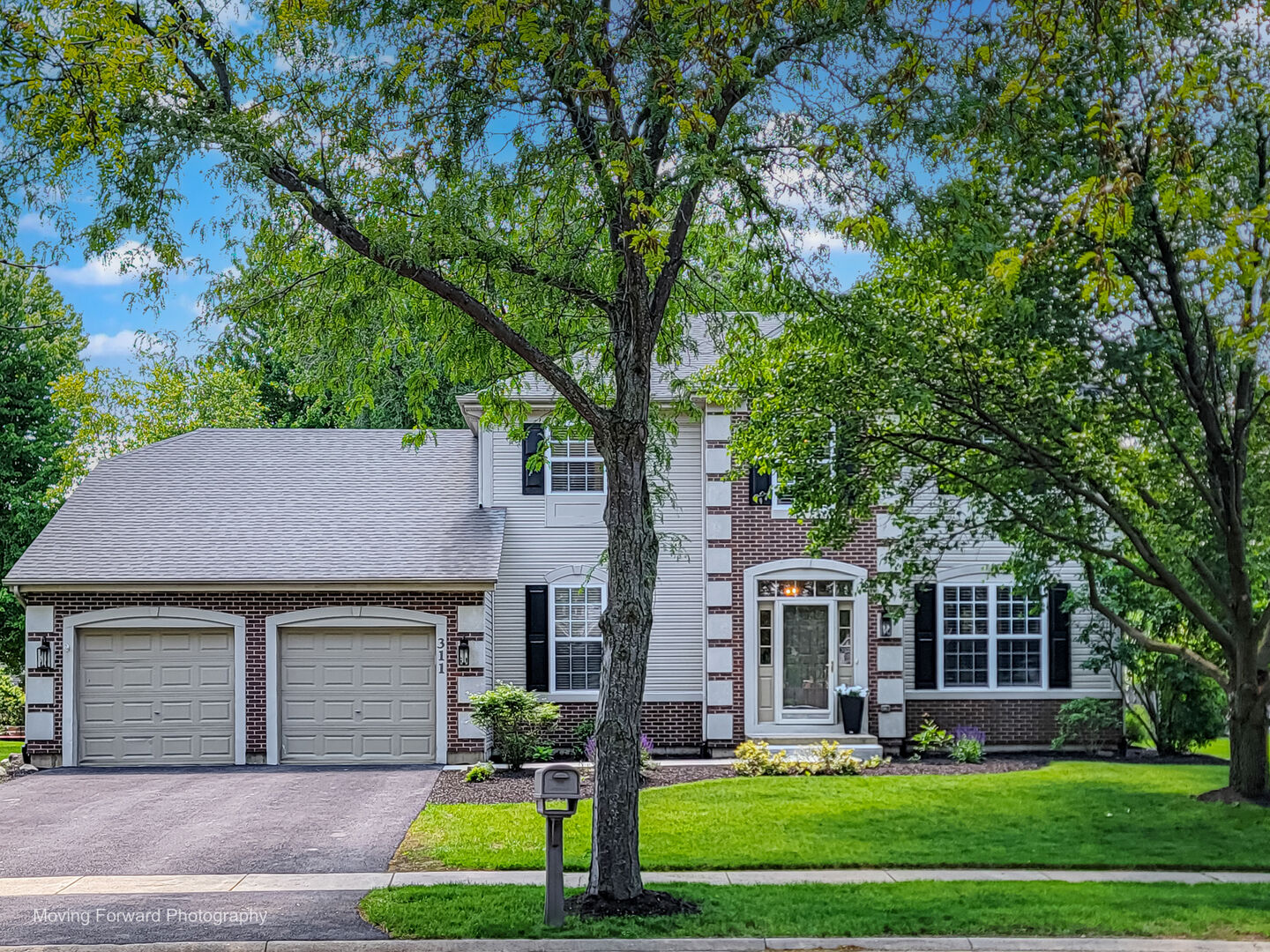Property Photo: 311 Greenwood Place IL 60543