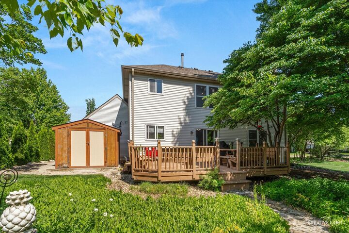 Property Photo:  158 Edgewater Lane  IL 60554 