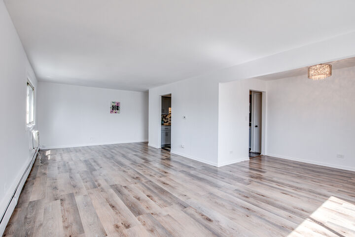 Property Photo:  1313B S Rebecca Road 210  IL 60148 