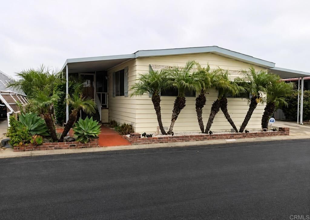 Property Photo:  1286 Discovery Street 102  CA 92078 