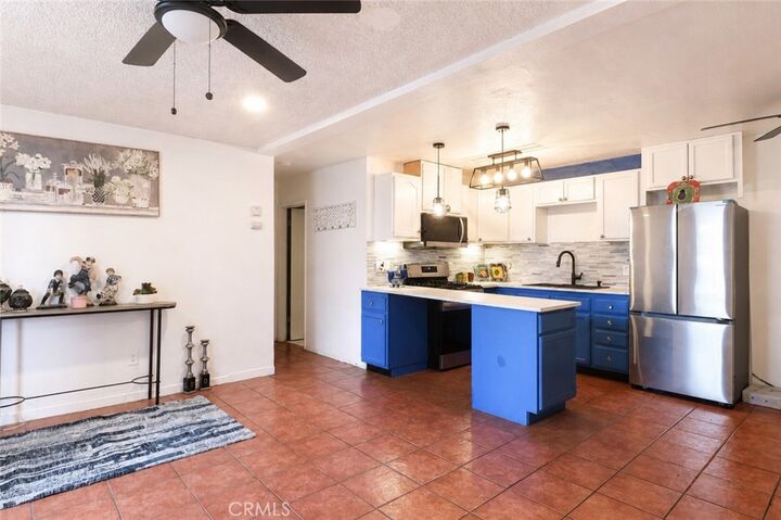 Property Photo:  3365 Santa Fe Avenue 21  CA 90810 