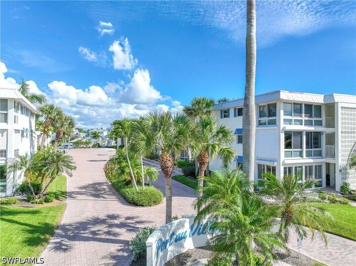 Property Photo:  2100 Gulf Shore Boulevard N 212  FL 34102 