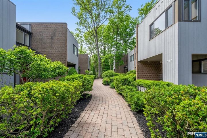 Property Photo: 207 Pond Terrace 4D NJ 07676