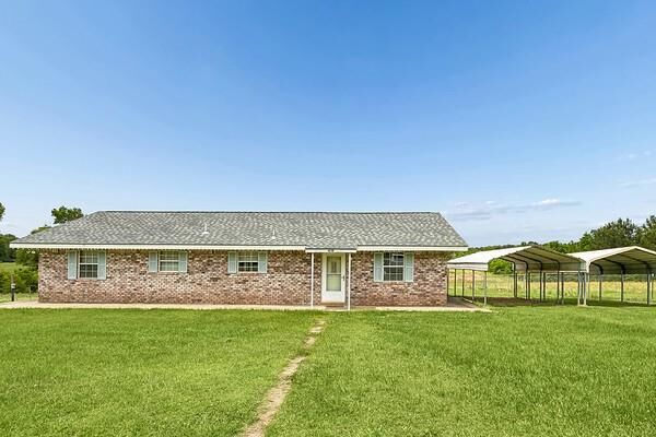 Property Photo: 18081 Hillary Simmons Road LA 70444