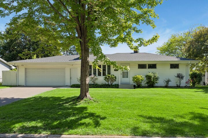 Property Photo:  2422 Oak Street  MN 55110 