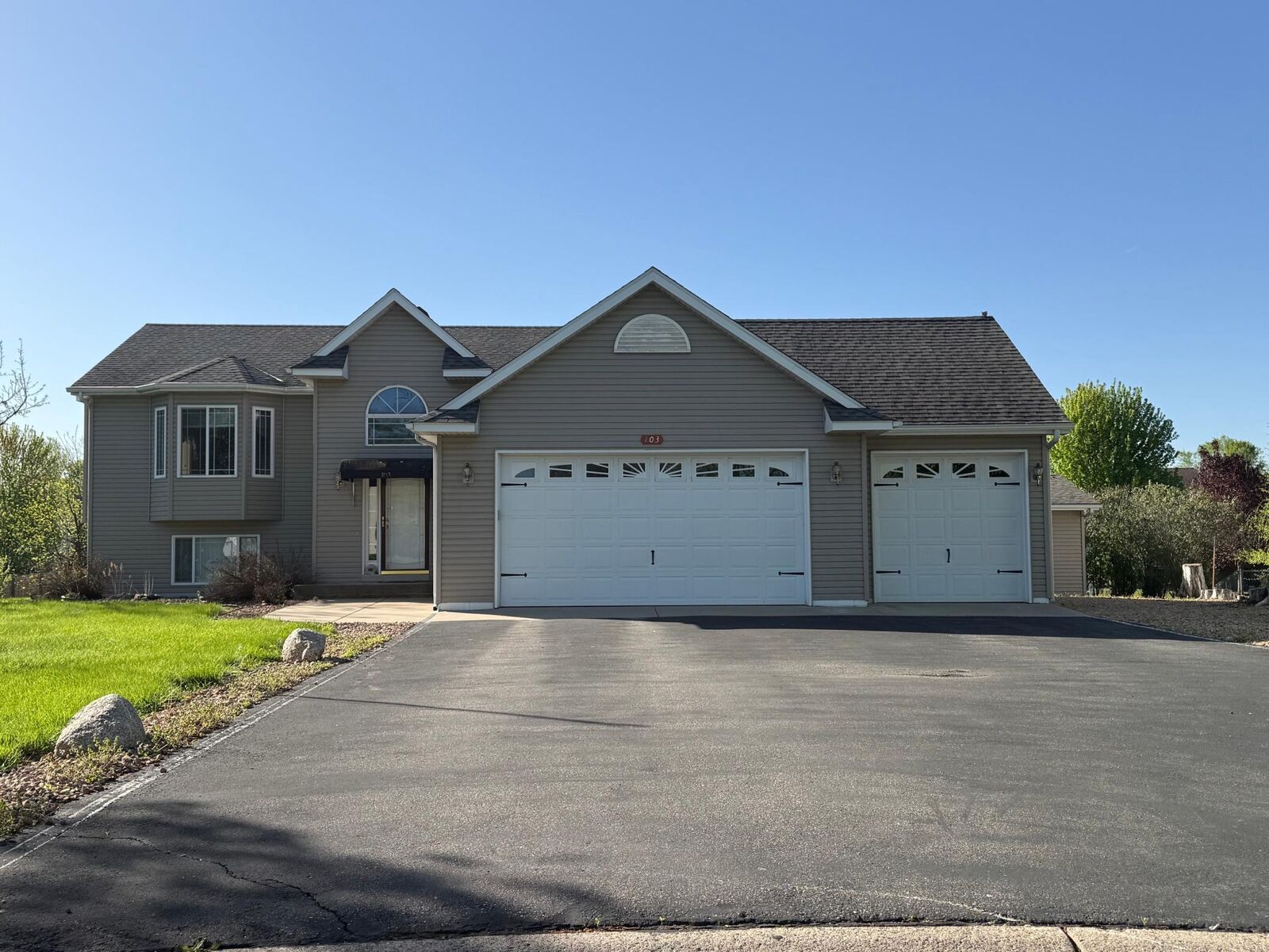 Property Photo:  103 Cedar Court  MN 55358 