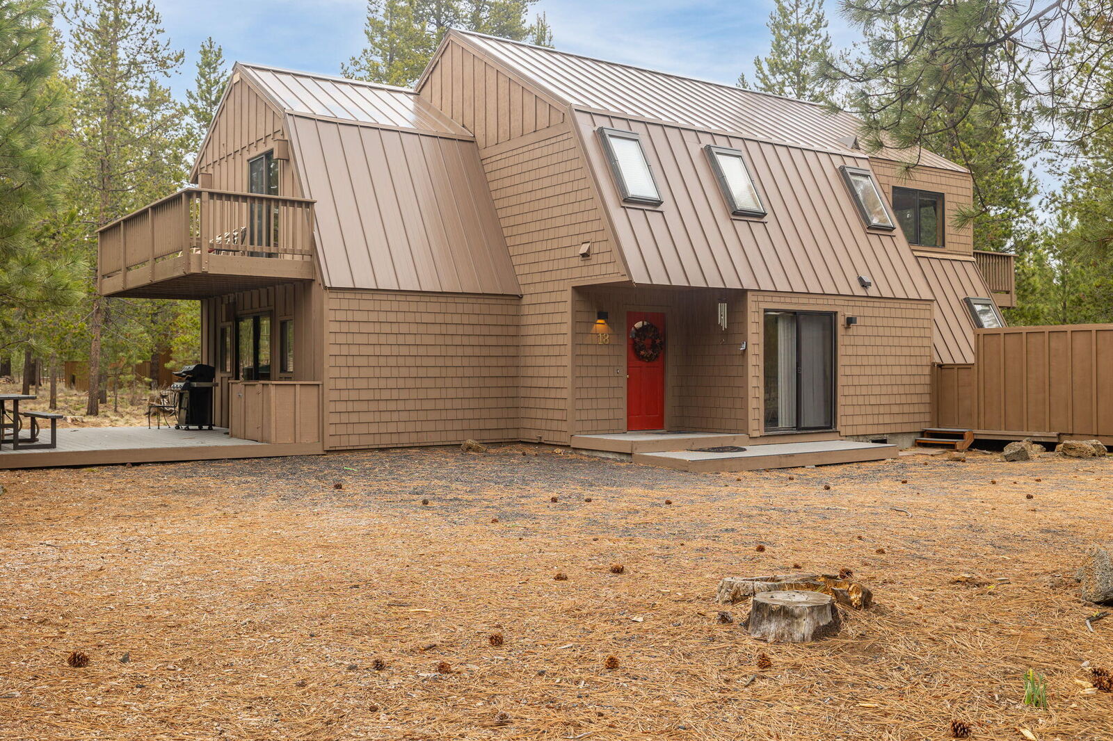 Property Photo: 18066 E Butte Lane OR 97707