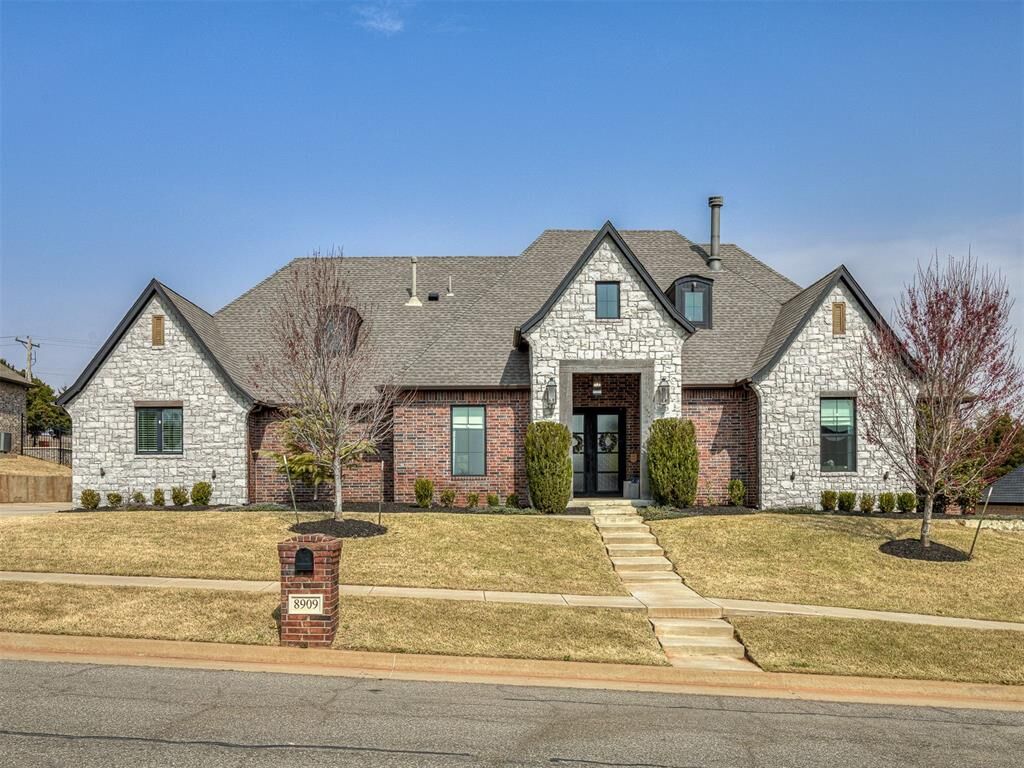 Property Photo: 8909 SW 105th Street OK 73173