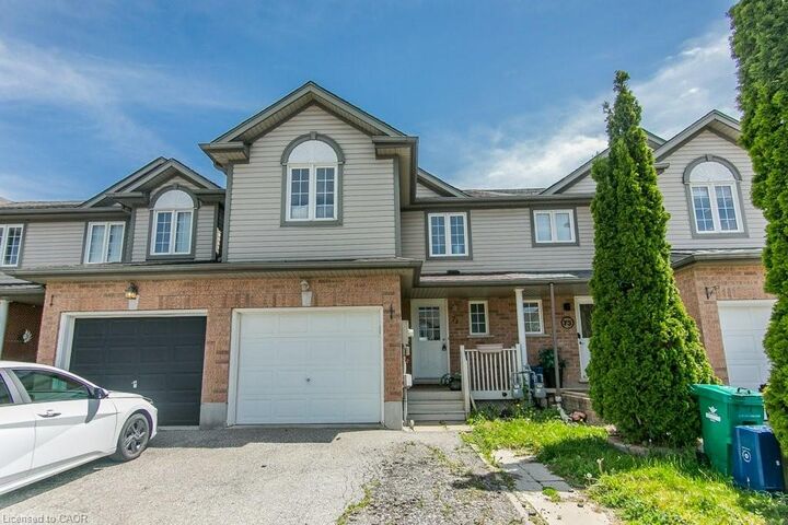 Property Photo: 71 Foxglove Crescent ON N2E 3Y8
