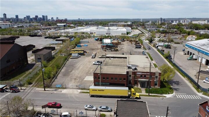 Property Photo:  371 Sherman Avenue N  ON L8L 6N6 