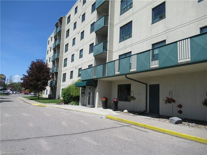 421 Fairview Drive 401 — photo 1