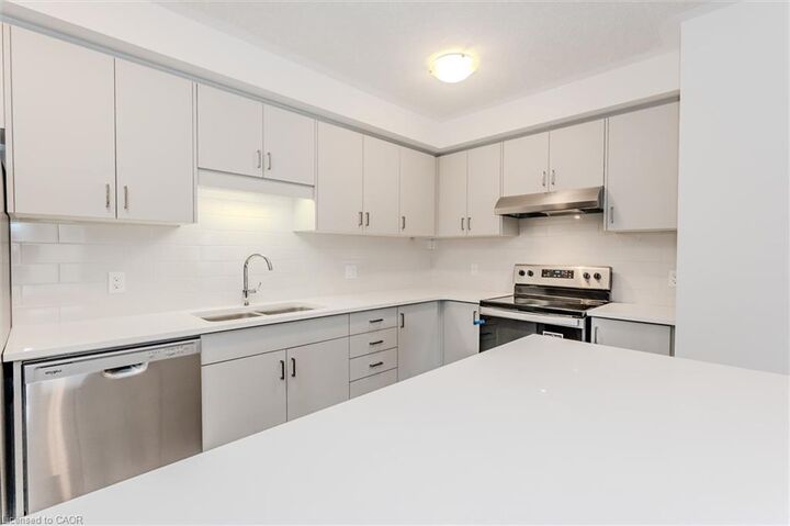 Property Photo: 616 Benninger Drive ON N2E 0K5