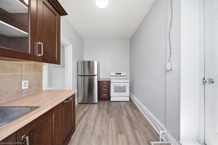 Property Photo:  117 Grand River Street N A  ON N3L 2M4 