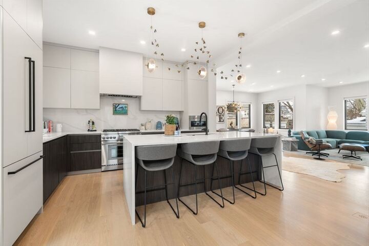 Property Photo:  116 Thorndike St 1A  MA 02446 