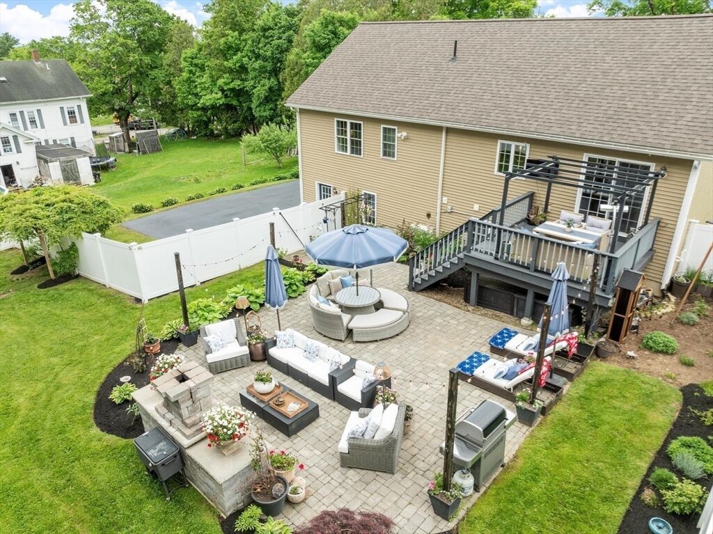 Property Photo: 24 High St MA 01535