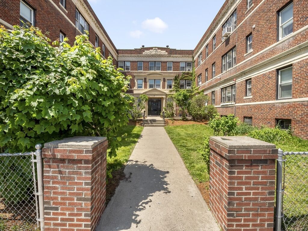 Property Photo: 8 Walnut St 28 MA 02149