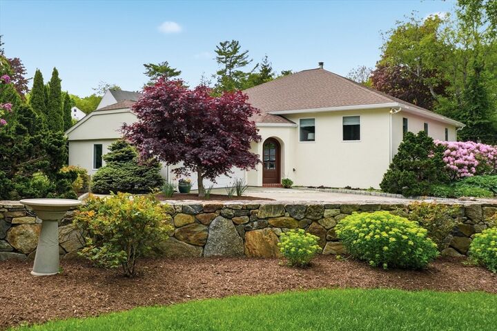 Property Photo:  6 Victoria Rd  MA 01944 