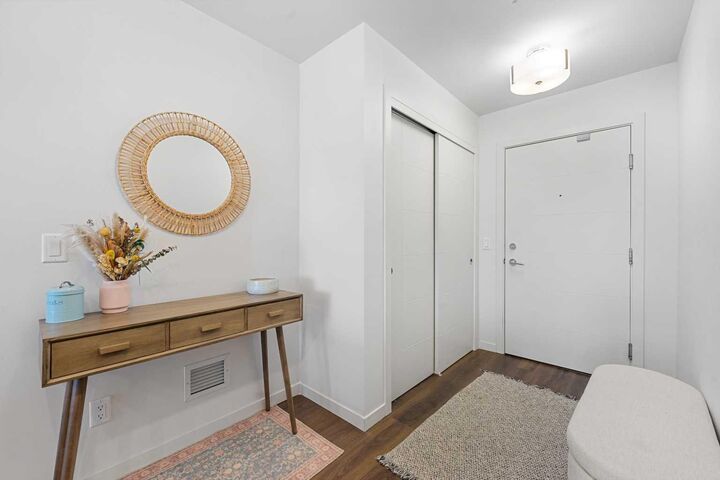 Property Photo:  317 22 Avenue SW 307  AB T2S 3H6 