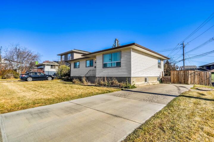 3452 37 Street SW — photo 1
