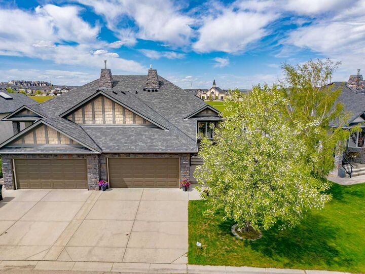 Property Photo: 38 Kincora Terrace NW AB T3R 1M1