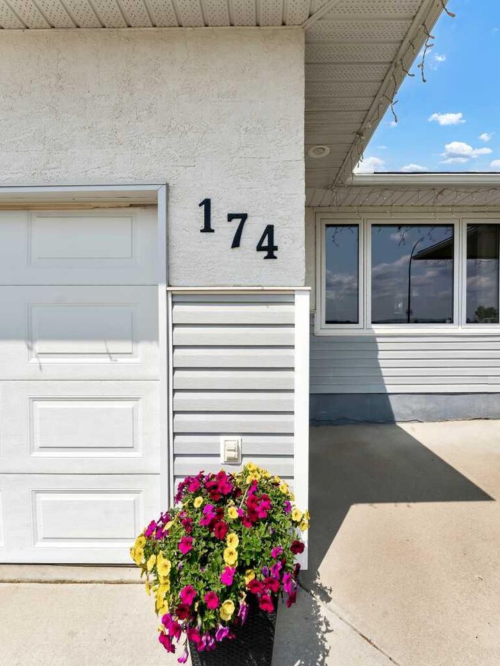 Property Photo: 174 McCutcheon Drive NW AB T1A 6X5