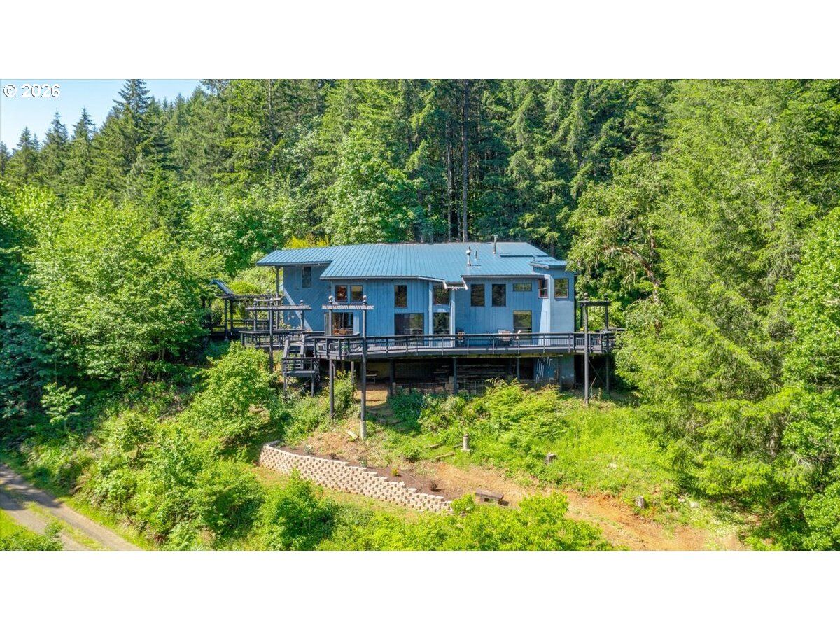 Property Photo: 18520 SW Rock Creek Rd OR 97378
