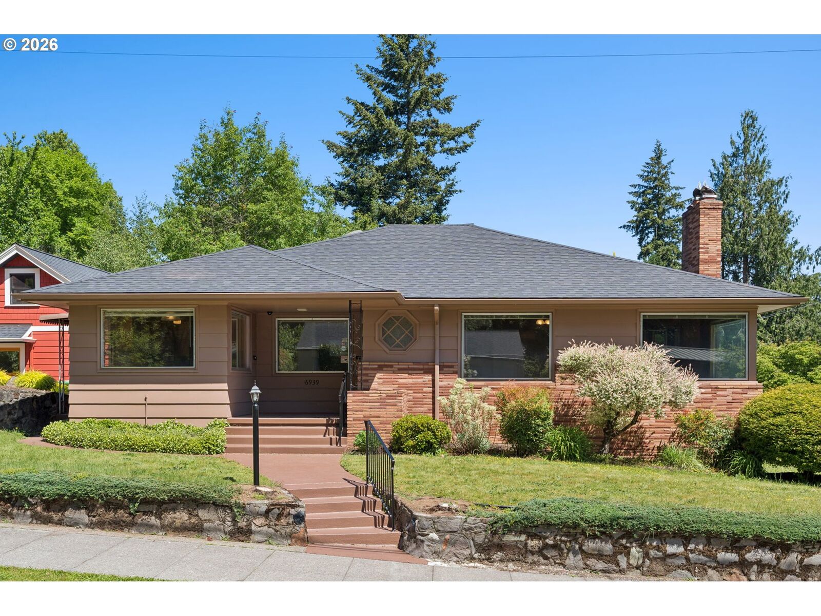 Property Photo:  6939 SE Yamhill St  OR 97215 