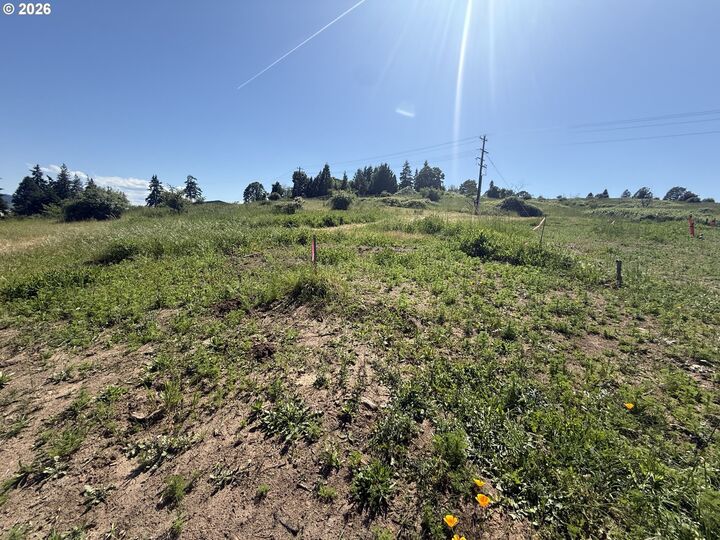 Property Photo: 1150 N Main Ave WA 98672