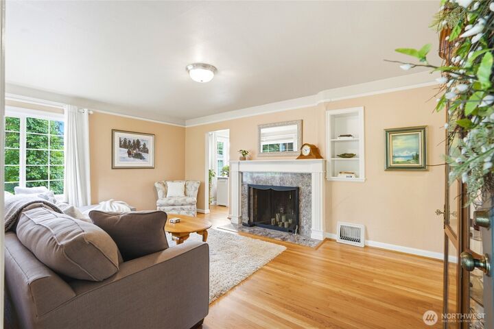Property Photo: 236 SW 166th Place WA 98166