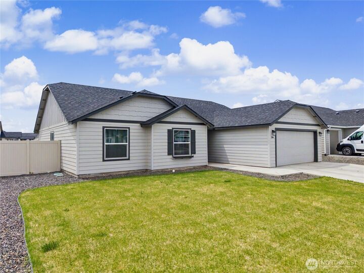 Property Photo: 204 Royal Palm Drive WA 98837