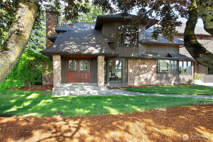 Property Photo:  1133 E Pole Road  WA 98247 