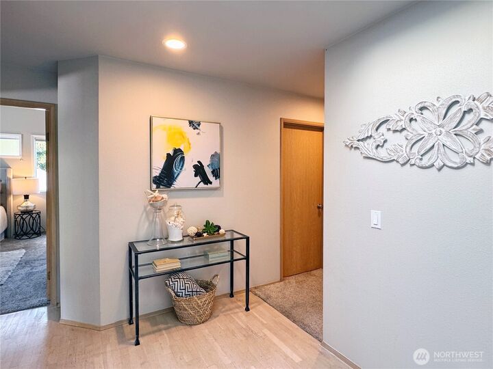 Property Photo:  10834 NE 68th Street B5  WA 98033 