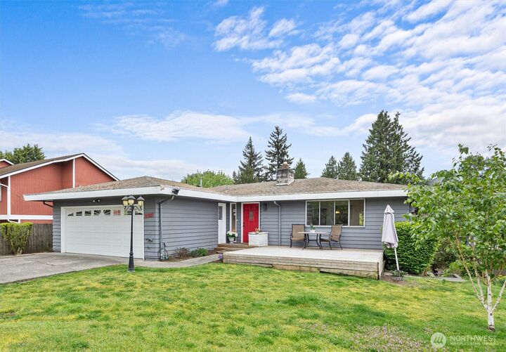 Property Photo:  2001 NE 12th Street  WA 98056 