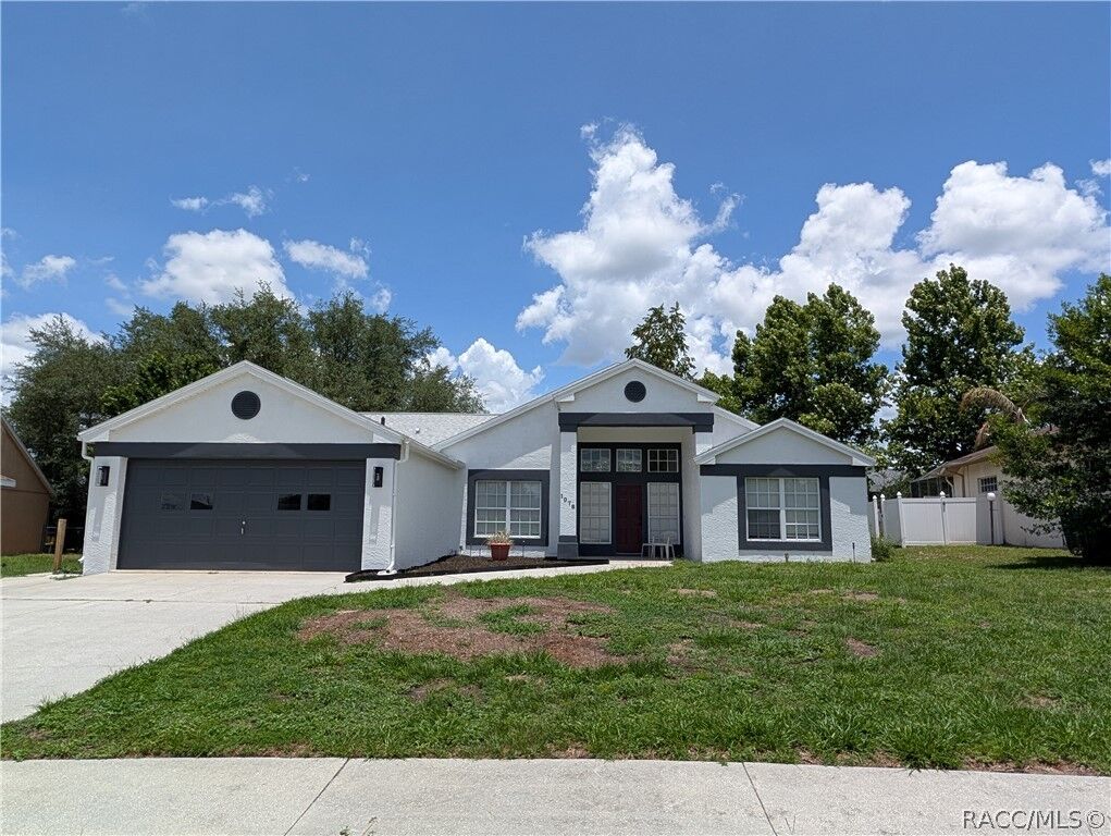 Property Photo: 1078 S Softwind Loop FL 34461