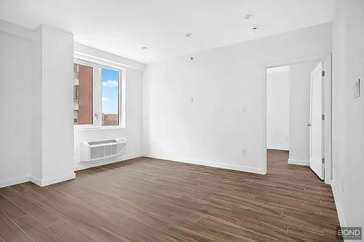 Property Photo:  906 E New York Avenue 6E  NY 11203 