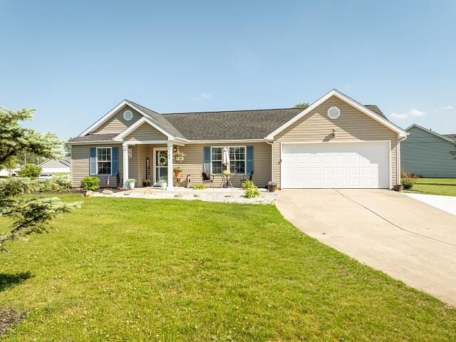 Property Photo: 703 Poplar Avenue IN 47330