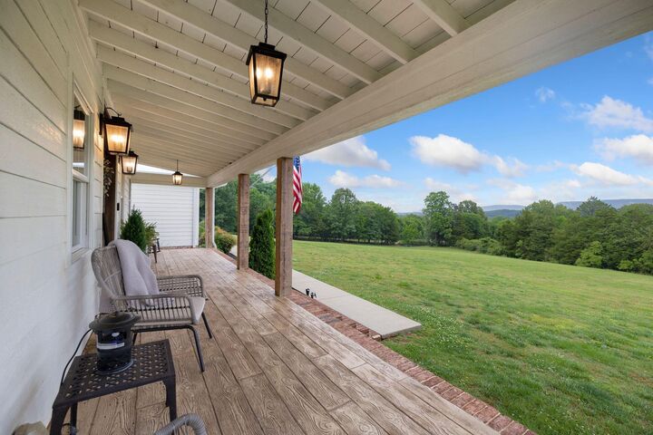Property Photo: 6866 Daus Mountain Road TN 37397