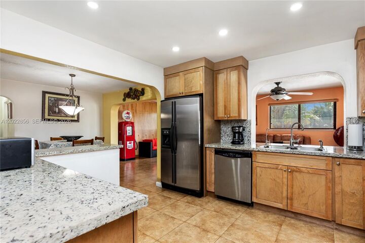 Property Photo:  321 NW 96th Ave  FL 33024 