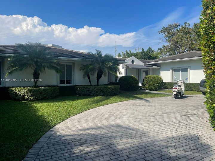 Property Photo:  181 Island Dr  FL 33149 