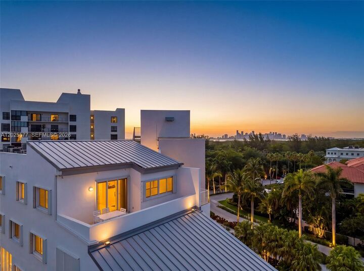 Property Photo:  50 Ocean Lane Dr Ph601  FL 33149 