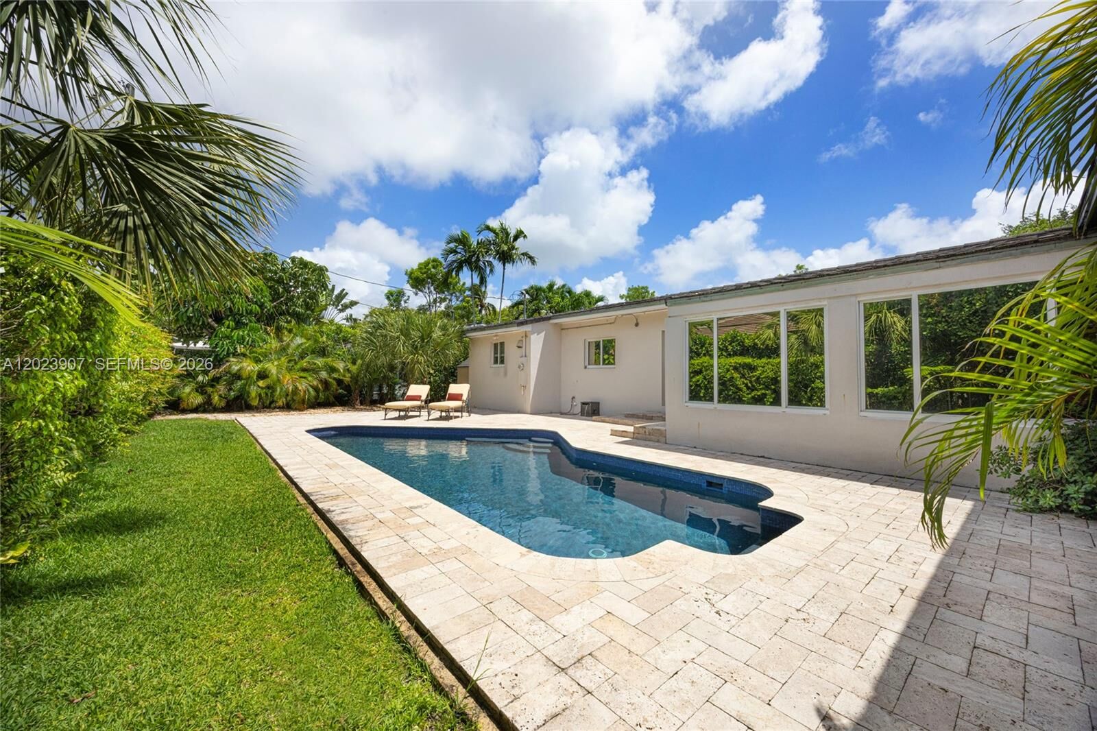 Property Photo: 6610 Santona St FL 33146