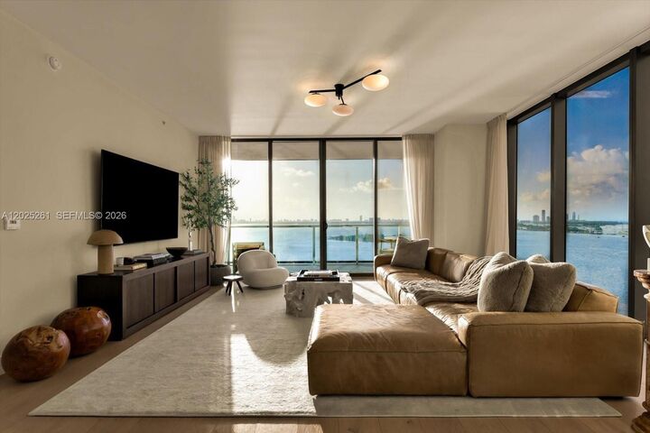 Property Photo:  788 NE 23rd St 1501  FL 33137 