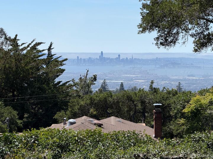 Property Photo:  5526 Balboa Drive  CA 94611 
