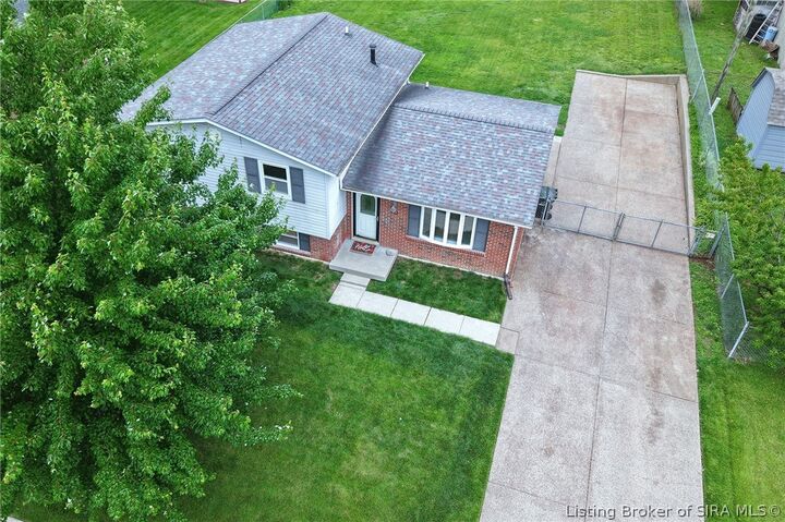 Property Photo:  1317 Sportsman Drive  IN 47130 