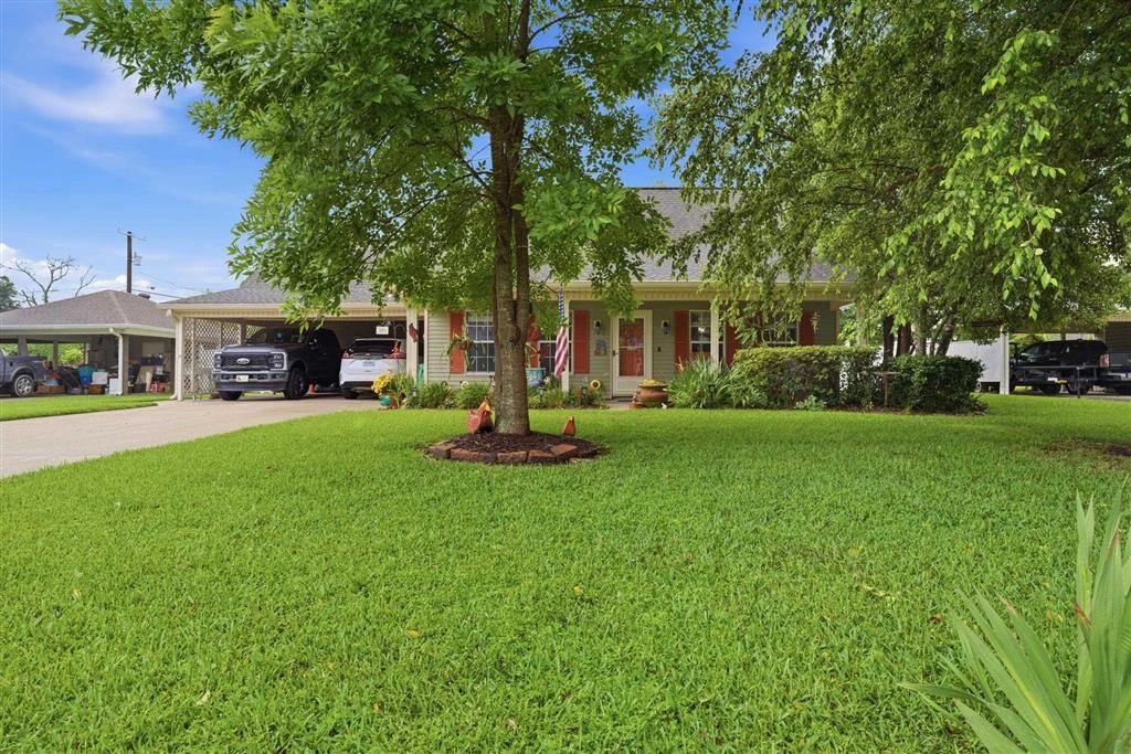 Property Photo:  129 Vanessa Avenue  LA 70605 