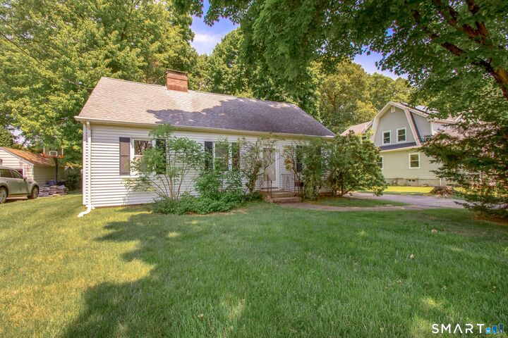 Property Photo:  92 Evelyn Street  CT 06611 