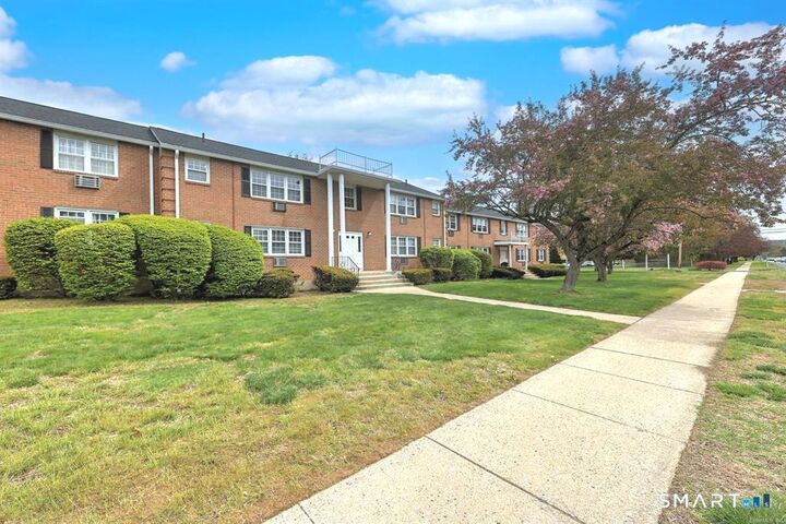 Property Photo:  1254 Farmington Avenue C  CT 06032 
