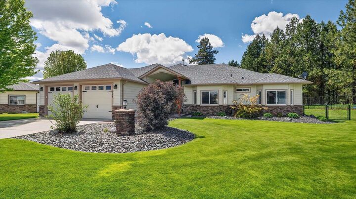 Property Photo: 1308 E Chelan Ct WA 90006